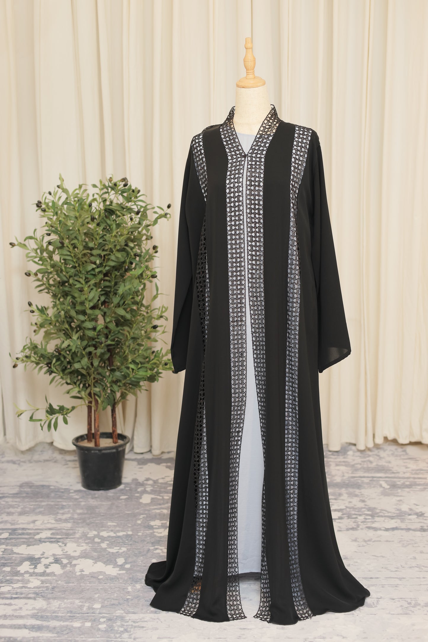 Luxury Black Lace Panel Abaya – Open Front Elegant Design