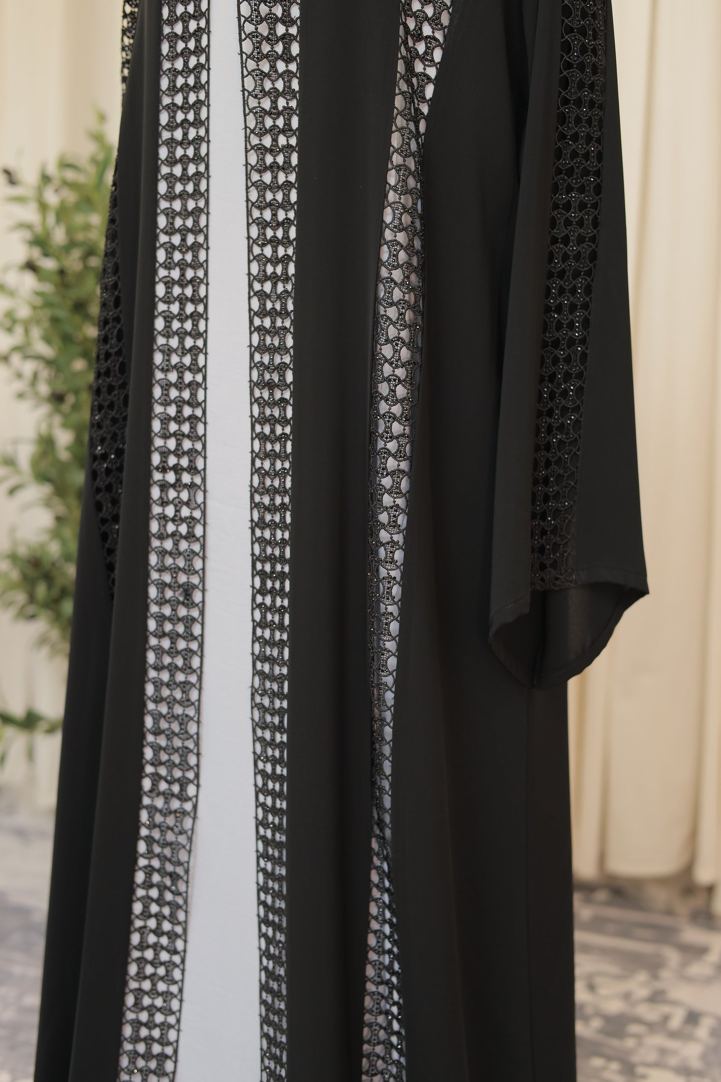 Luxury Black Lace Panel Abaya – Open Front Elegant Design